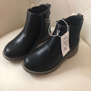 Little boys boots 11